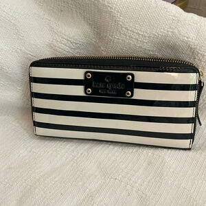 KATE SPADE - Wellesley patent stripe - WLRU1786 - NWT